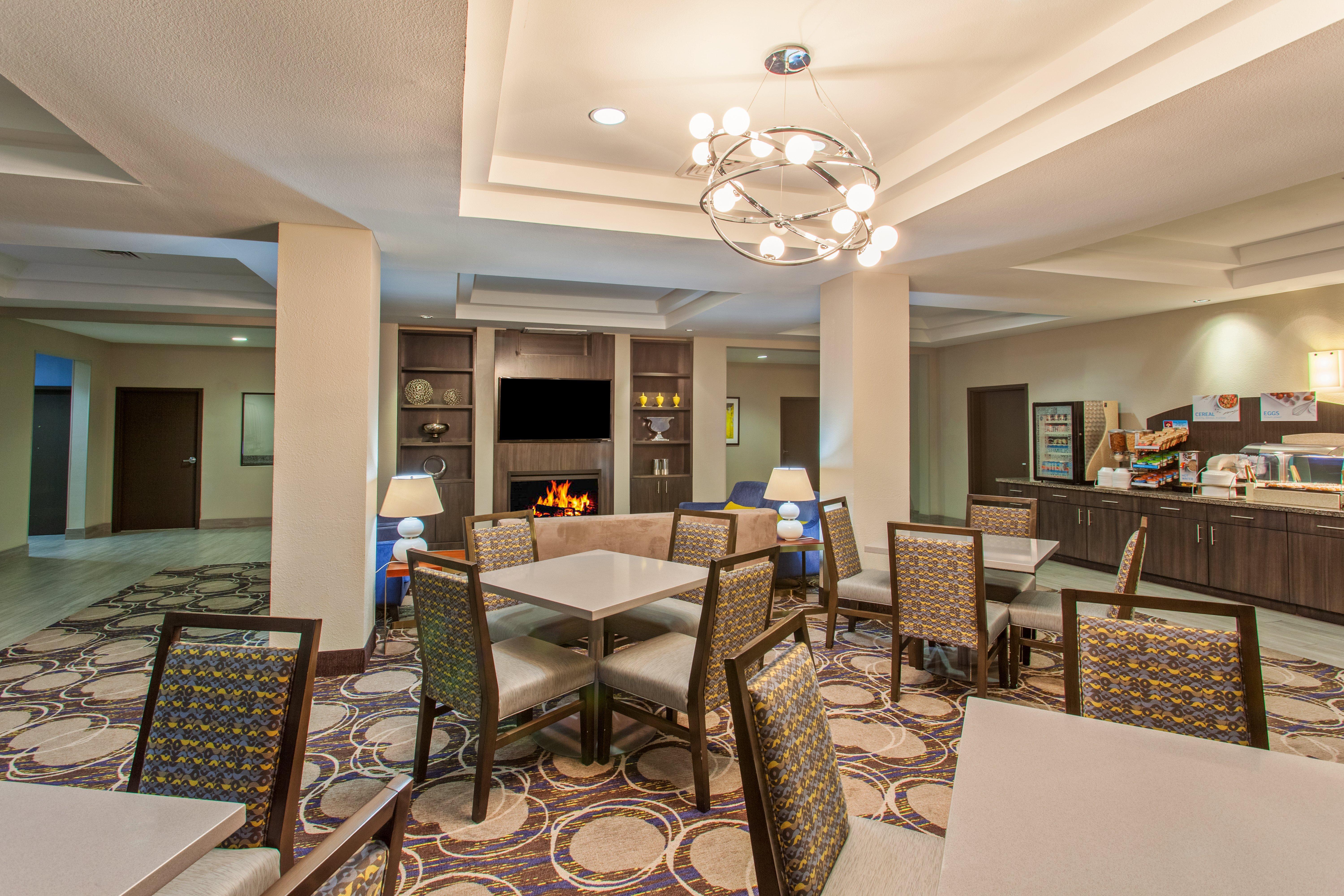 Holiday Inn Express & Suites Wharton By Ihg Exteriör bild
