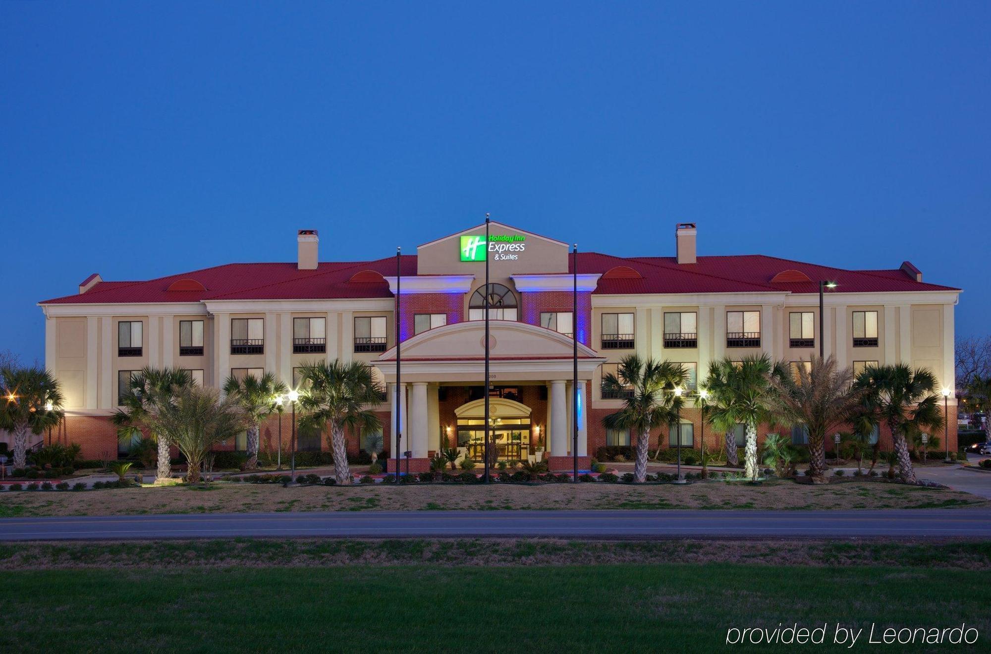 Holiday Inn Express & Suites Wharton By Ihg Exteriör bild