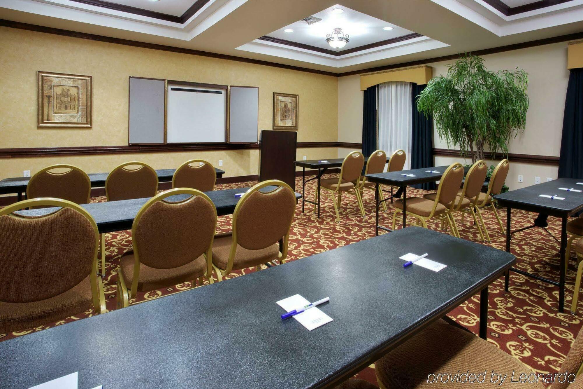 Holiday Inn Express & Suites Wharton By Ihg Bekvämligheter bild